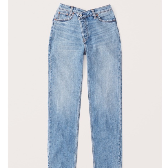 Abercrombie & Fitch Pants - Abercrombie High Rise Dad Jeans - Medium Wash